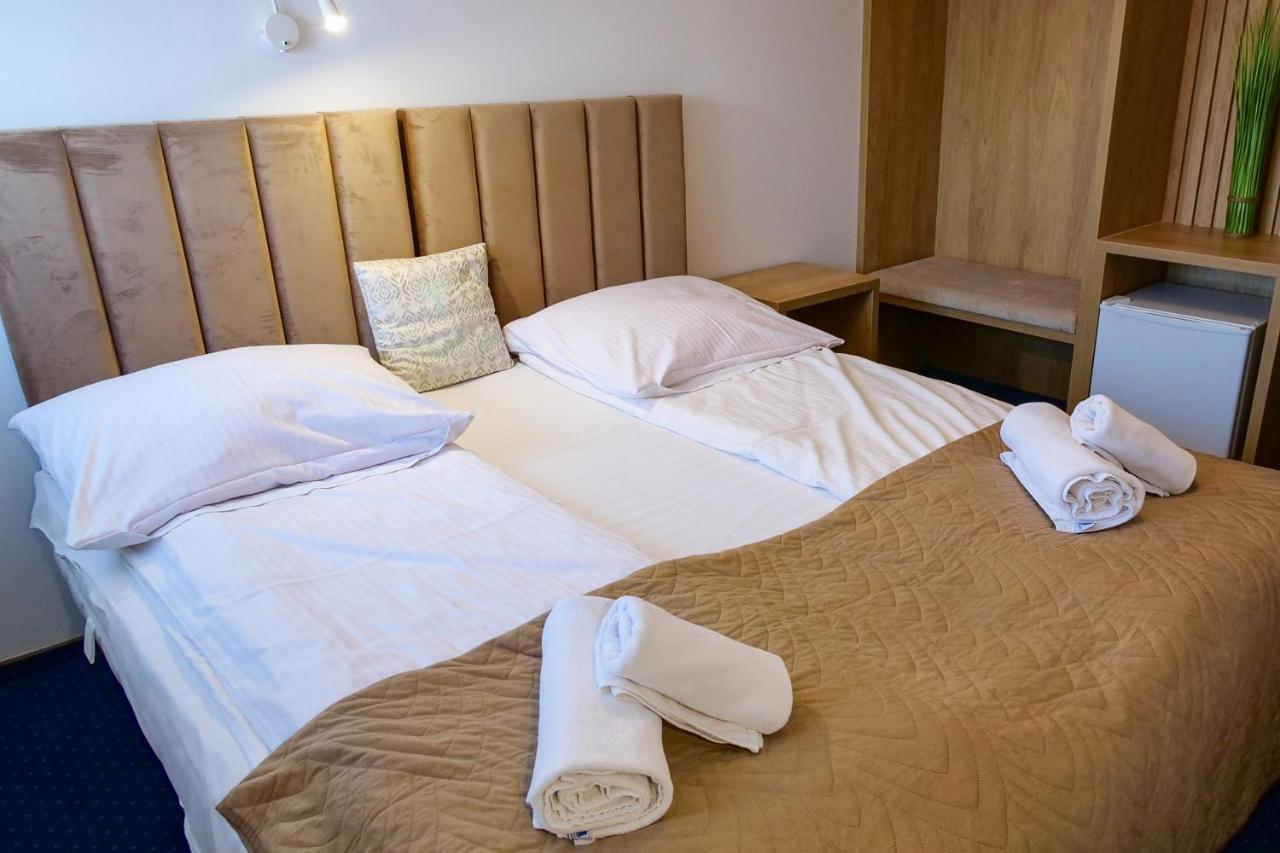 Hotel Duet Chelm Bagian luar foto