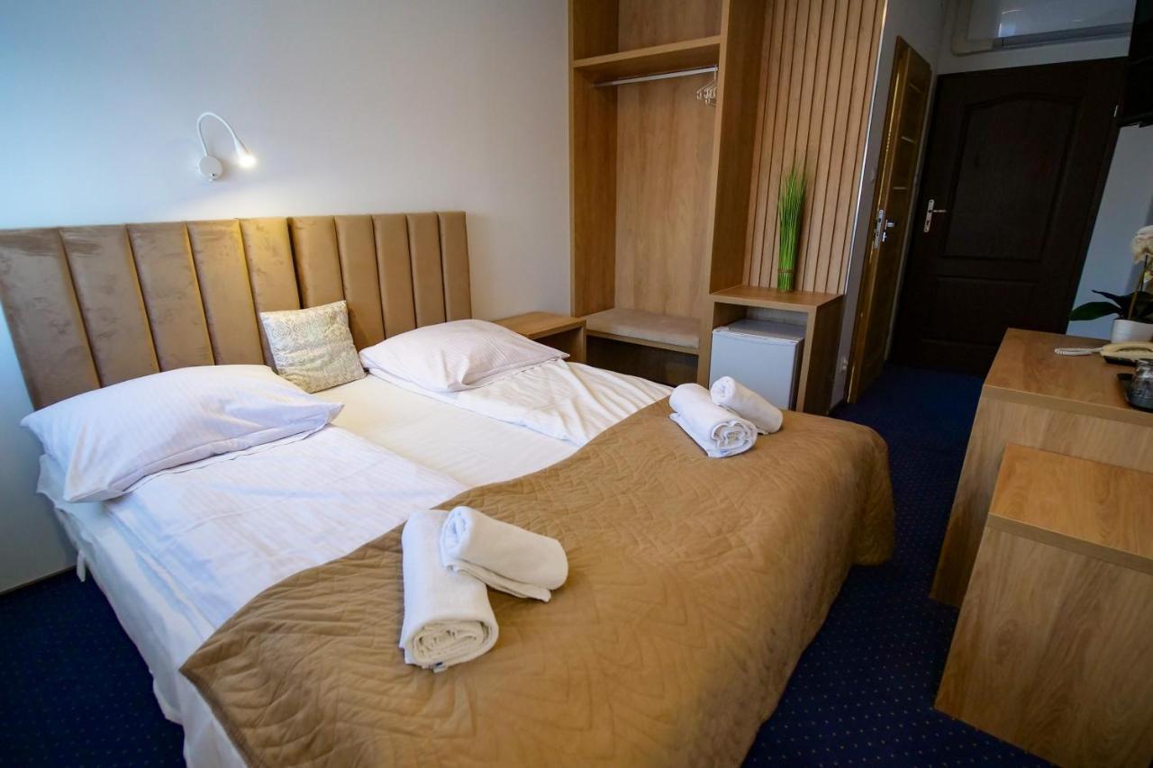 Hotel Duet Chelm Bagian luar foto