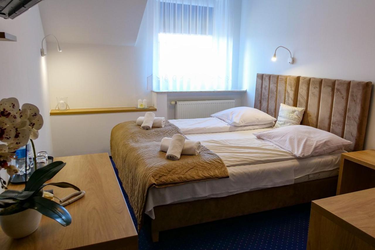 Hotel Duet Chelm Bagian luar foto