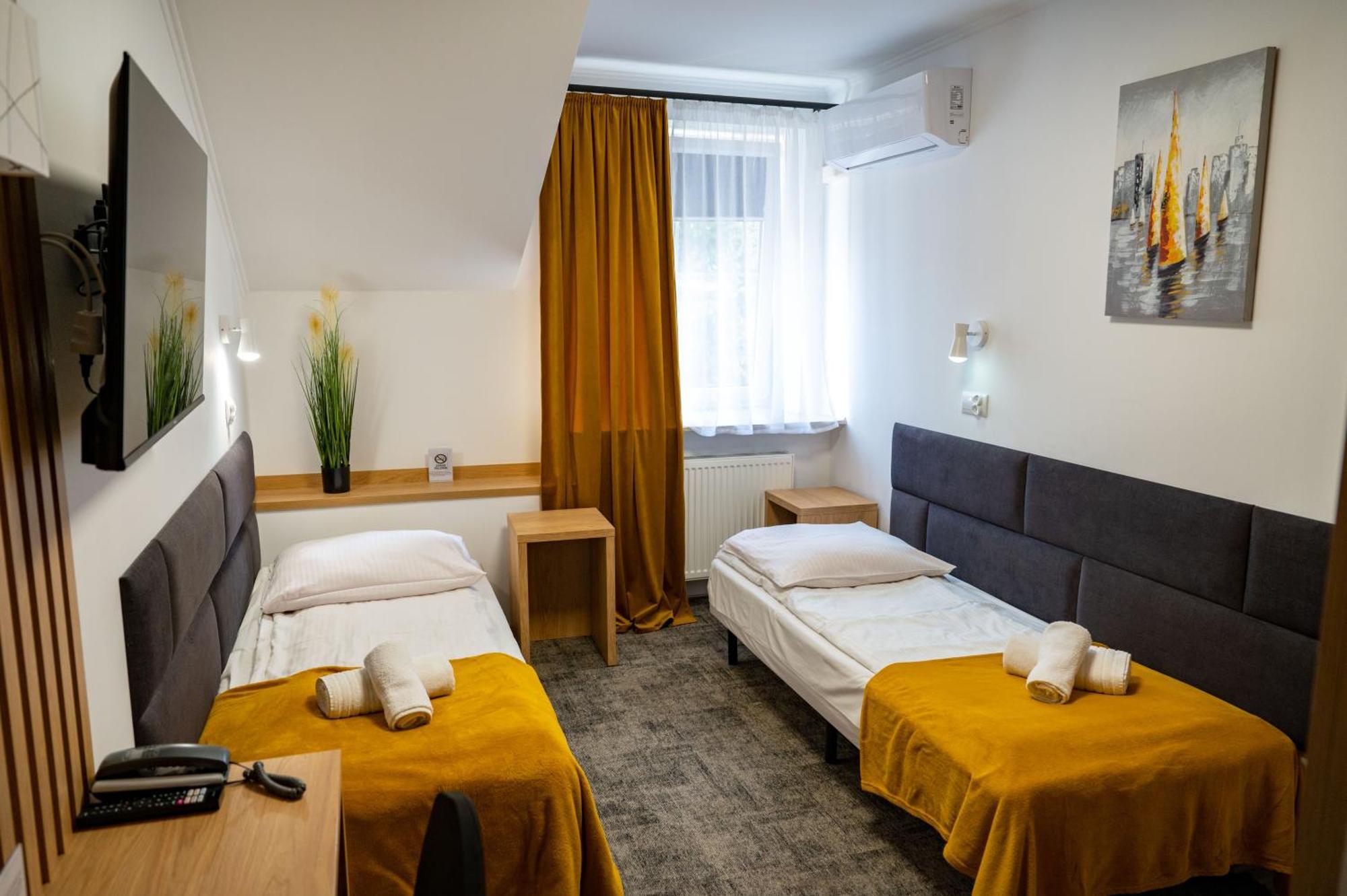 Hotel Duet Chelm Bagian luar foto