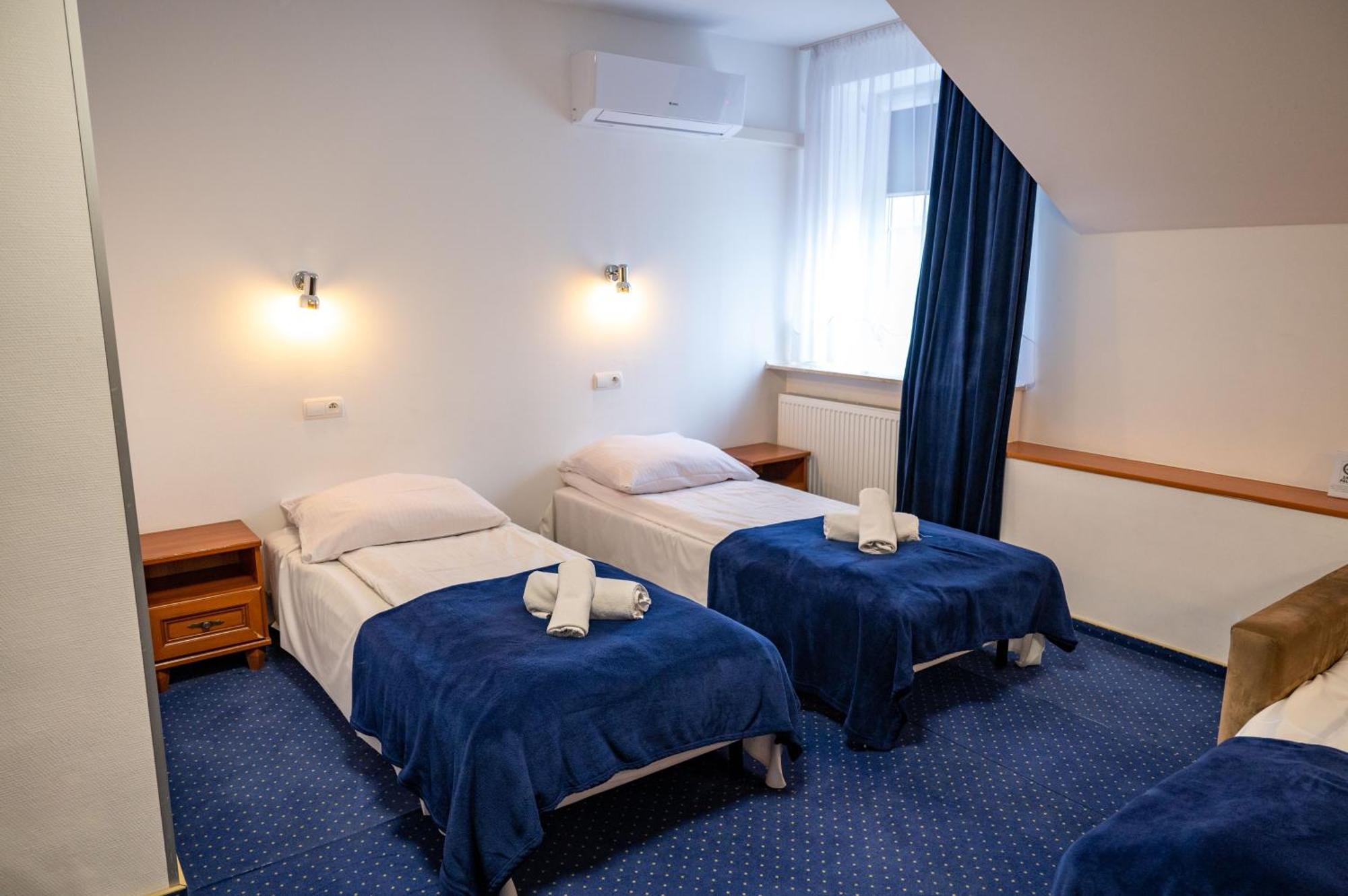 Hotel Duet Chelm Bagian luar foto