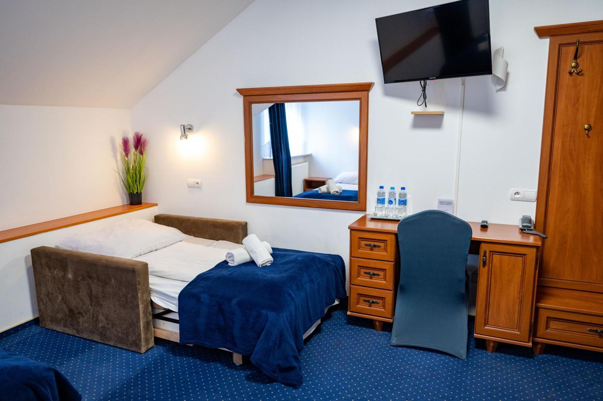 Hotel Duet Chelm Bagian luar foto