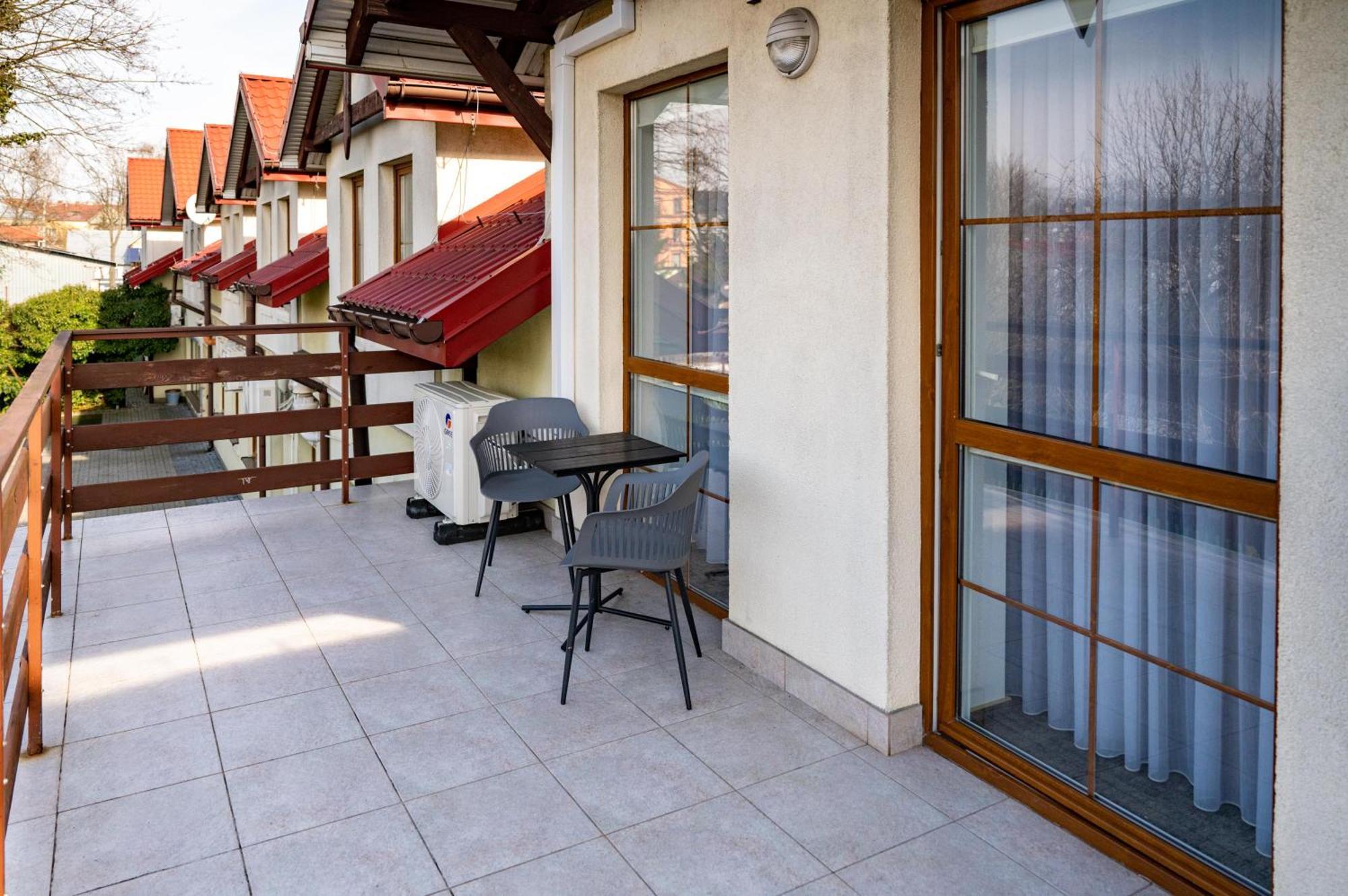 Hotel Duet Chelm Bagian luar foto
