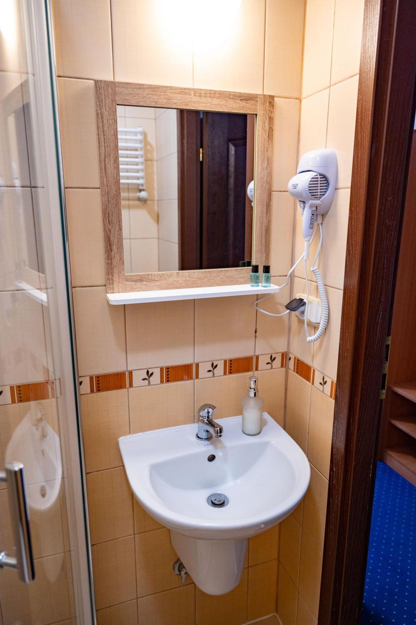 Hotel Duet Chelm Bagian luar foto