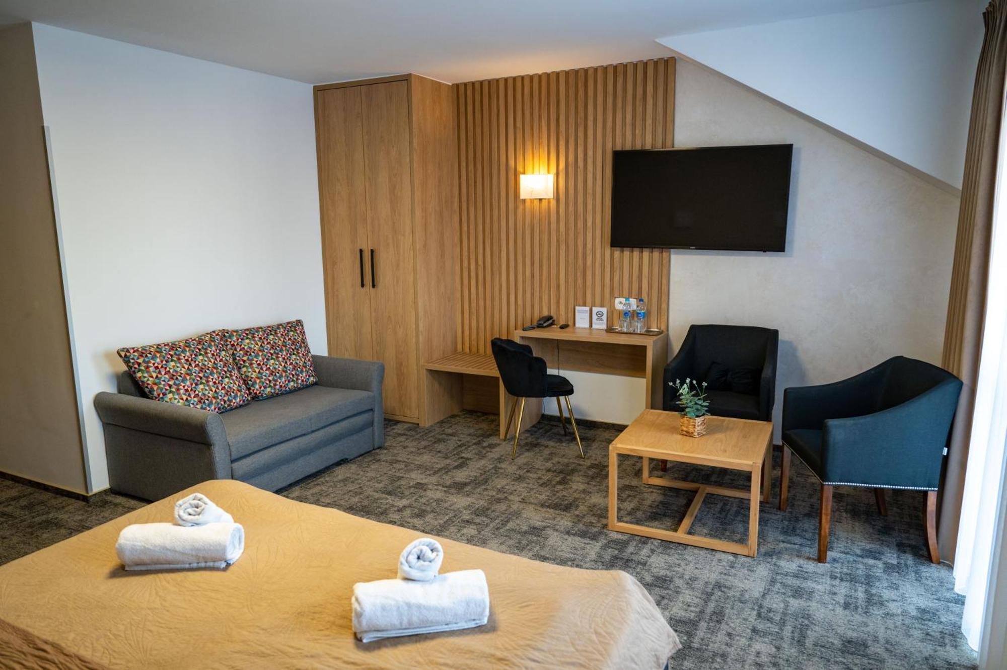 Hotel Duet Chelm Bagian luar foto