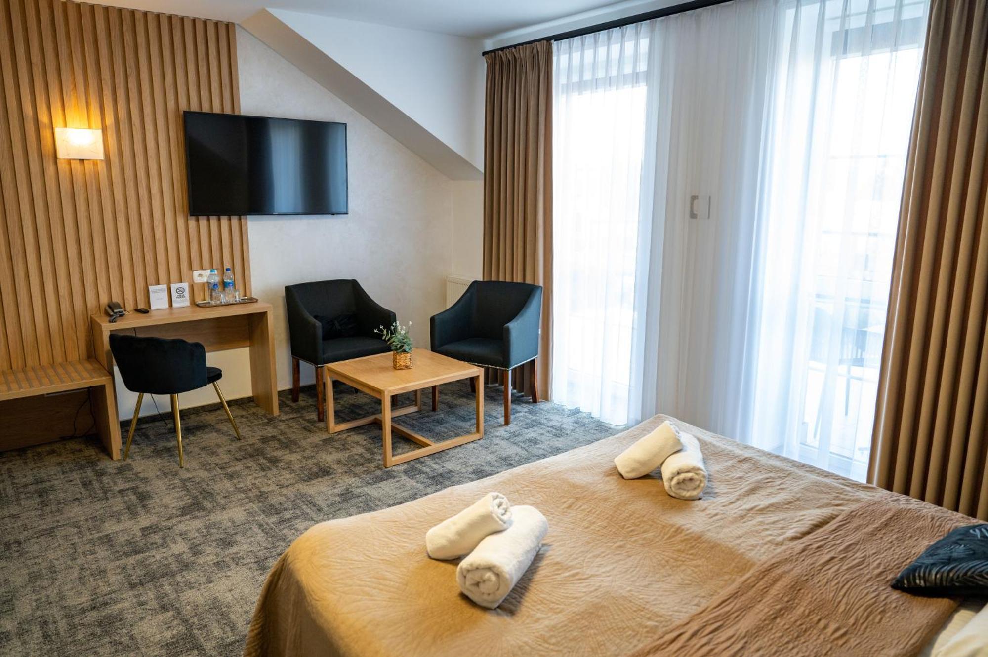 Hotel Duet Chelm Bagian luar foto