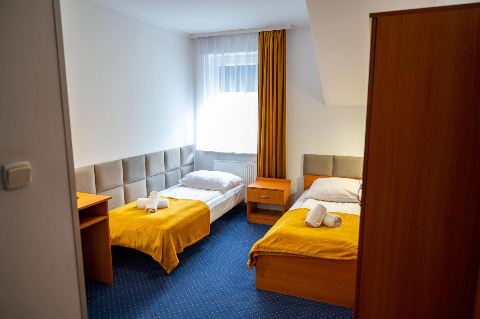 Hotel Duet Chelm Bagian luar foto