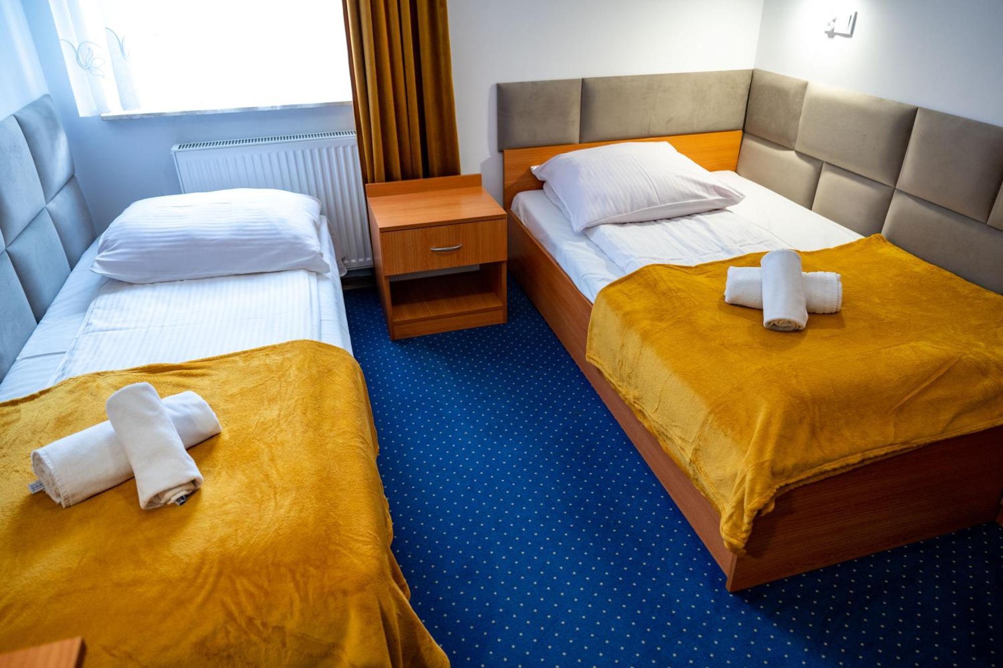 Hotel Duet Chelm Bagian luar foto