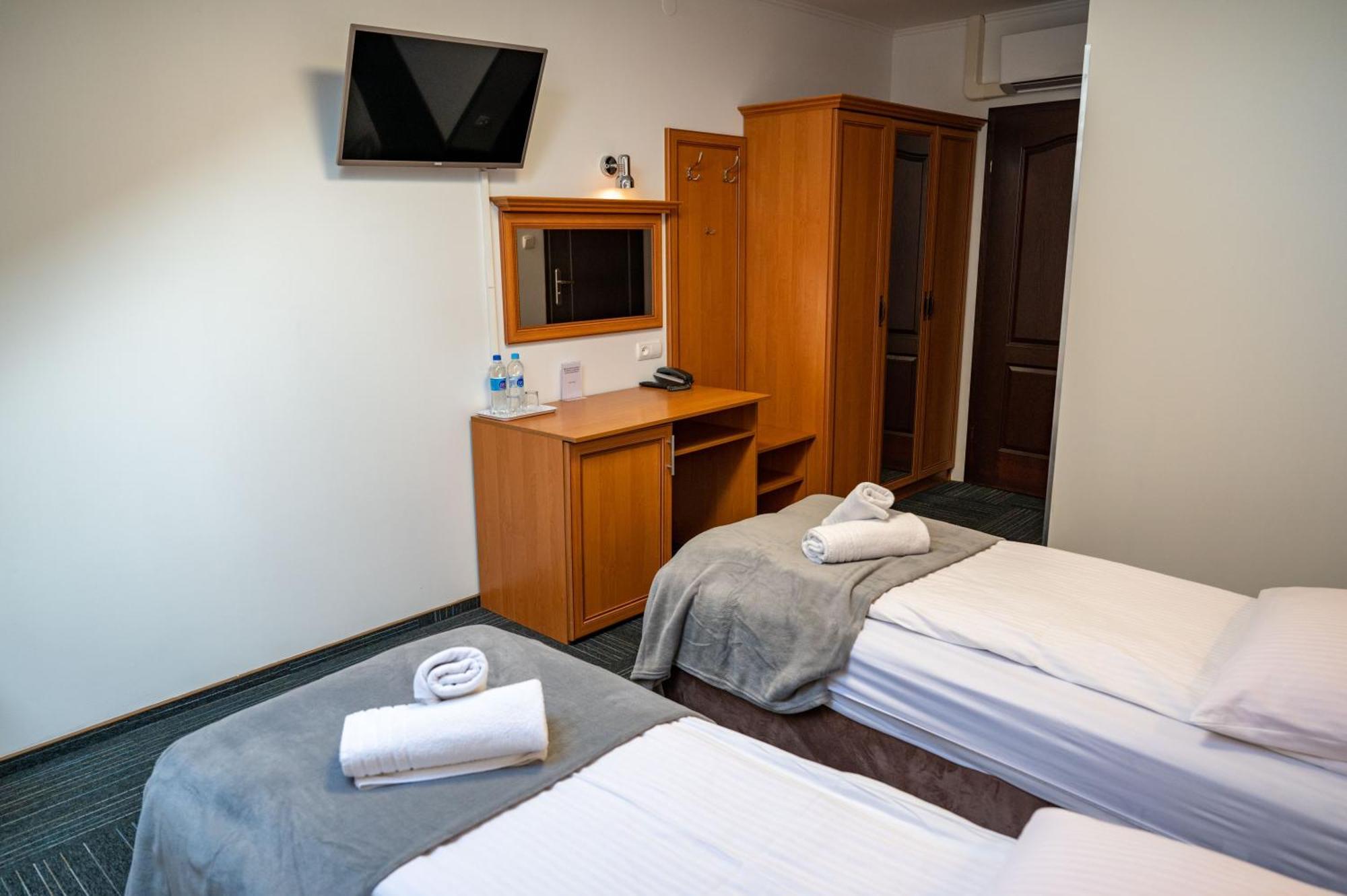 Hotel Duet Chelm Bagian luar foto