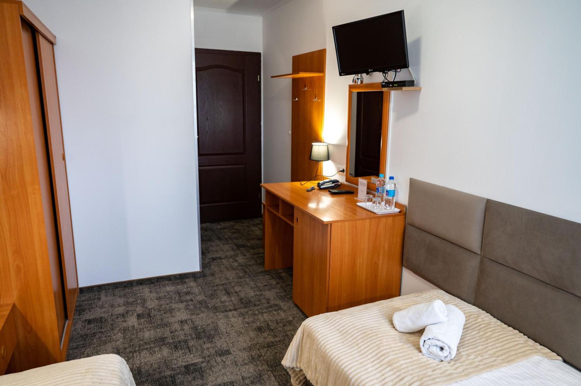 Hotel Duet Chelm Bagian luar foto