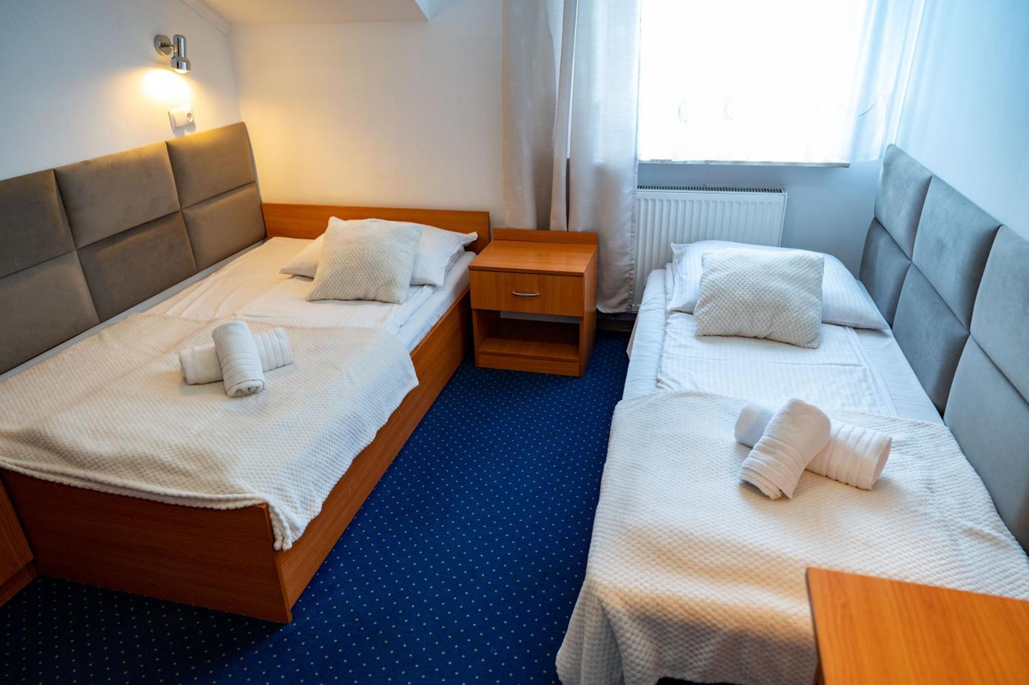Hotel Duet Chelm Bagian luar foto