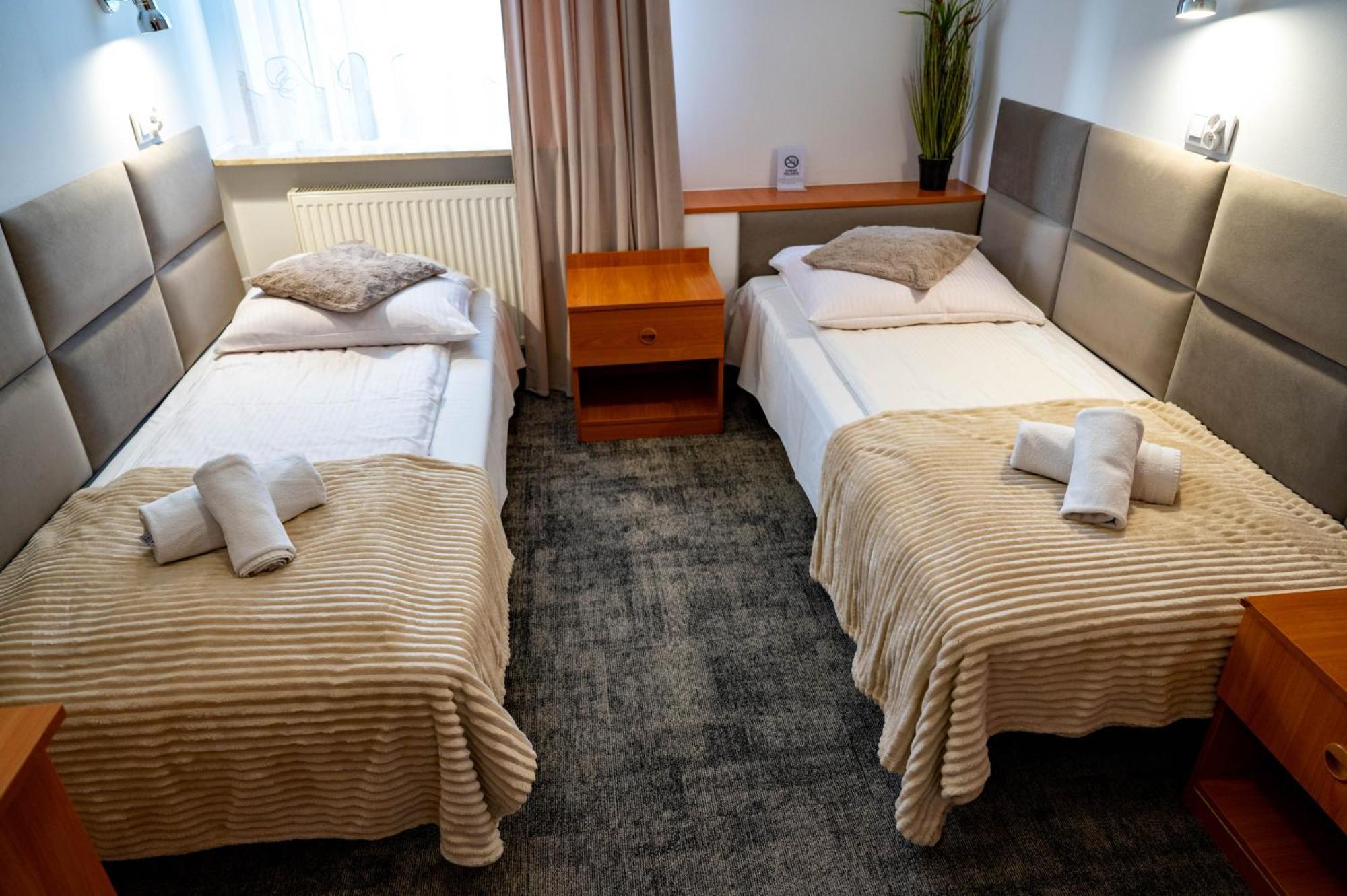 Hotel Duet Chelm Bagian luar foto