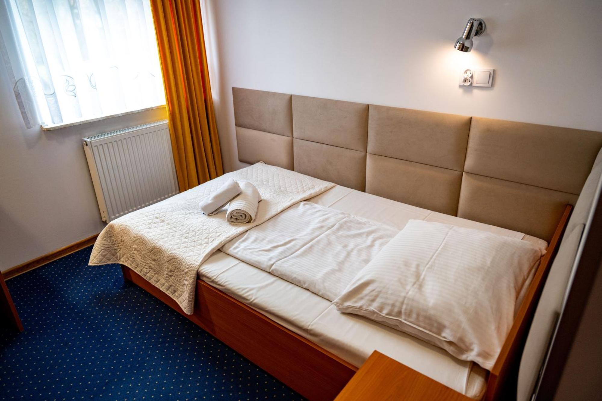 Hotel Duet Chelm Bagian luar foto