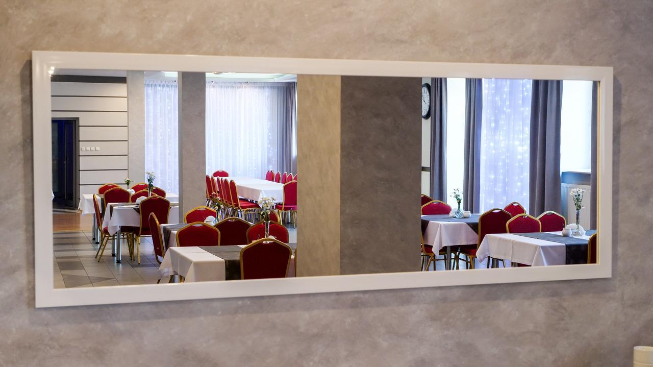 Hotel Duet Chelm Bagian luar foto